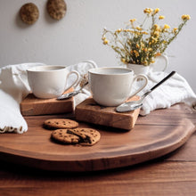 Lade das Bild in den Galerie-Viewer, Espressogedeck creme mit Henkel und "schwebendem Löffel"
