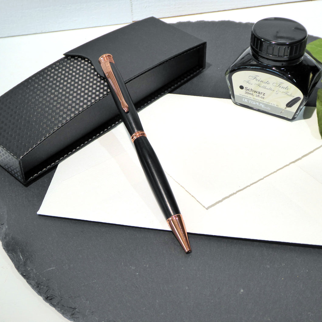 Handgemachter Kugelschreiber aus dunklem Grenadill